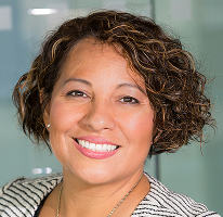 Claire Ashford, compliance hoofd bij een financiële organisatie, headshot